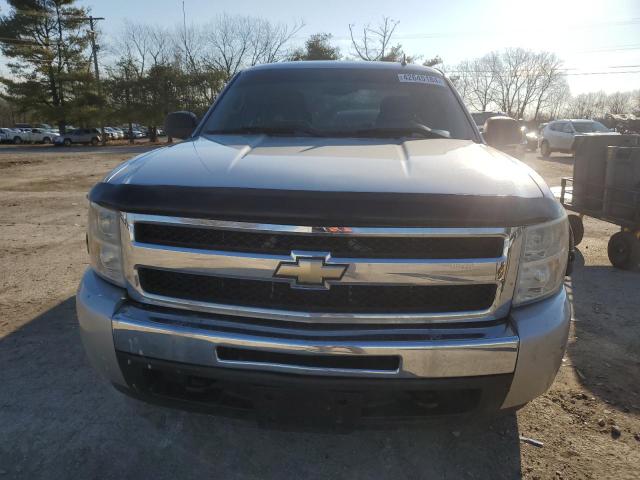 1GCRKPE31BZ132244 - 2011 CHEVROLET SILVERADO K1500 WHITE photo 5