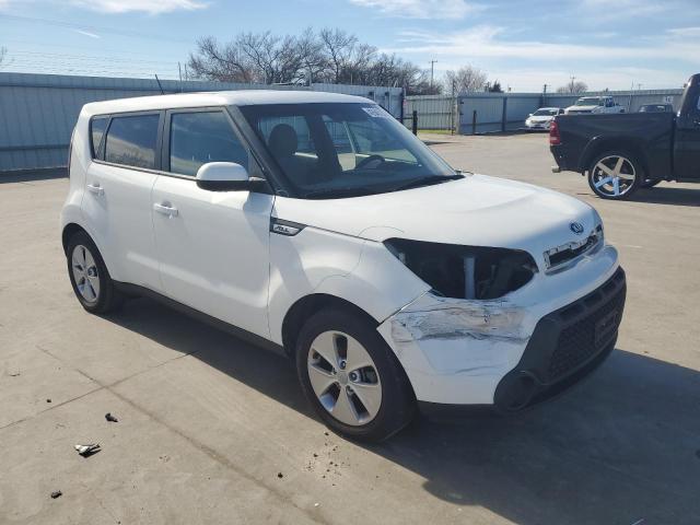 KNDJN2A28G7291835 - 2016 KIA SOUL WHITE photo 4