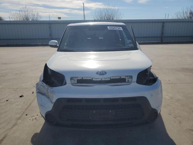 KNDJN2A28G7291835 - 2016 KIA SOUL WHITE photo 5