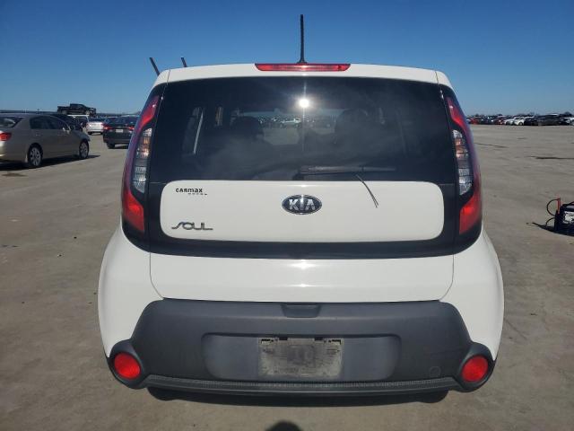 KNDJN2A28G7291835 - 2016 KIA SOUL WHITE photo 6