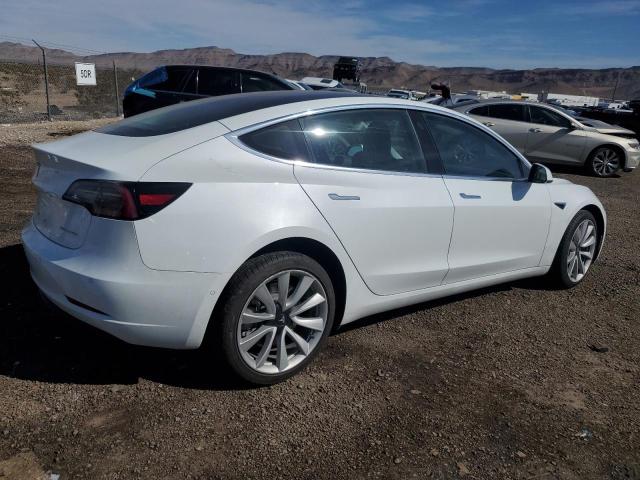 5YJ3E1EB4JF111717 - 2018 TESLA MODEL 3 WHITE photo 3