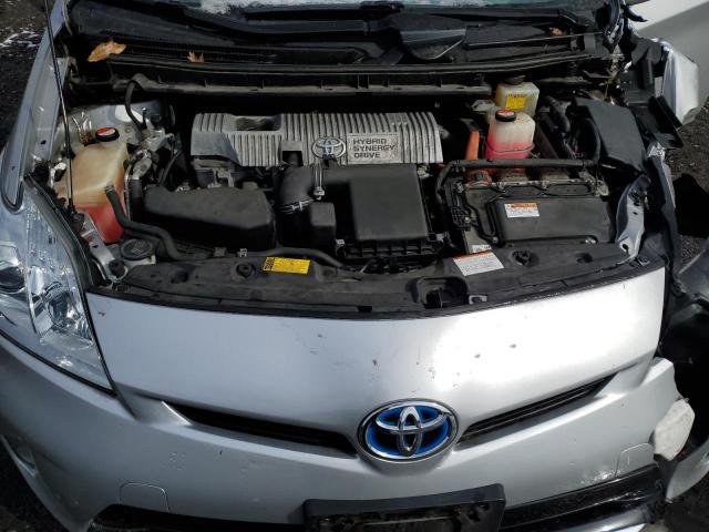 JTDKN3DU3F1903870 - 2015 TOYOTA PRIUS SILVER photo 11