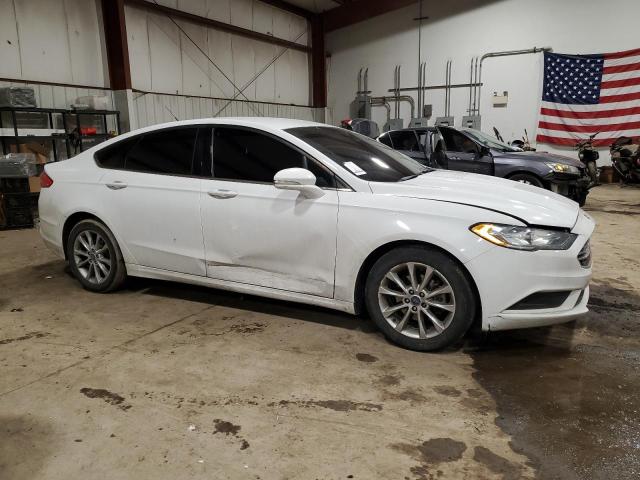 3FA6P0H75HR286436 - 2017 FORD FUSION SE WHITE photo 4