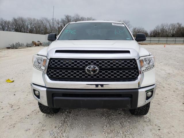 5TFEM5F13GX108105 - 2016 TOYOTA TUNDRA CREWMAX SR5 WHITE photo 5