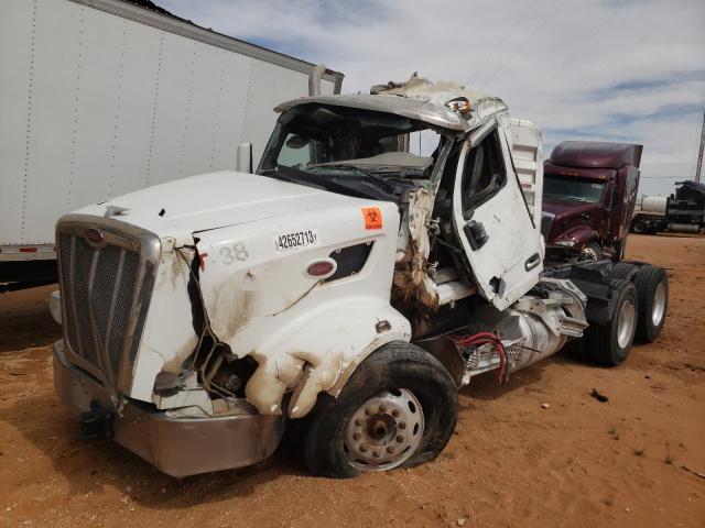 1XPCD49X7KD604762 - 2019 PETERBILT 567 WHITE photo 2