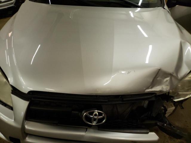 2T3BF4DV7BW174683 - 2011 TOYOTA RAV4 SILVER photo 11