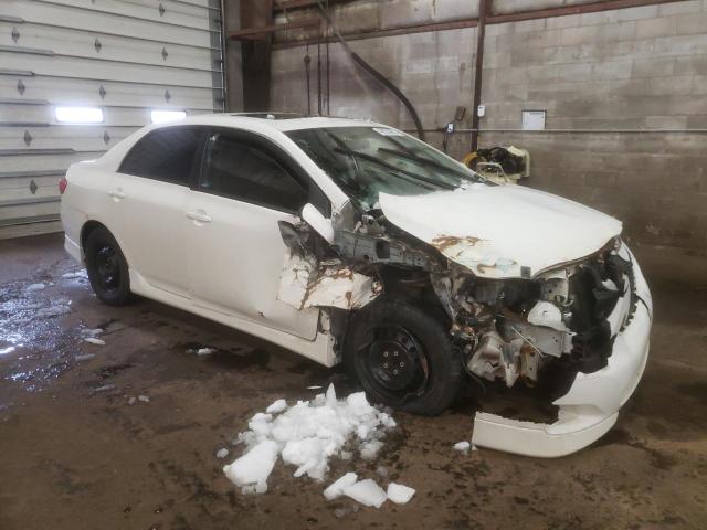 2T1BE40E89C026748 - 2009 TOYOTA COROLLA XR WHITE photo 4