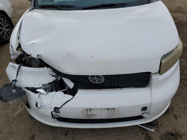 JTLKE50E881028142 - 2008 TOYOTA SCION XB WHITE photo 11