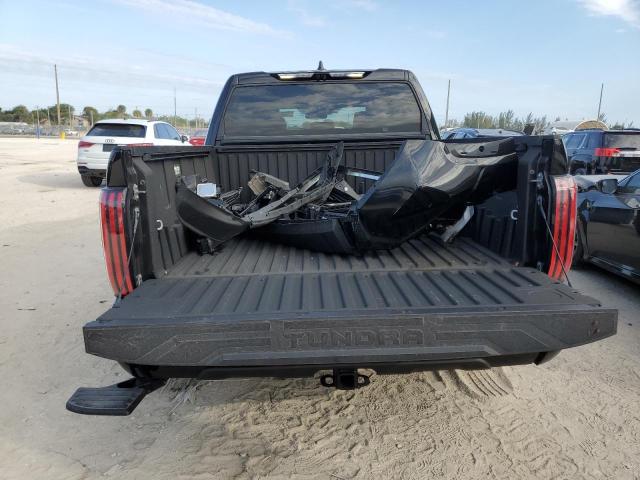 5TFNA5AB7PX021428 - 2023 TOYOTA TUNDRA CREWMAX PLATINUM Schwarz Foto 6