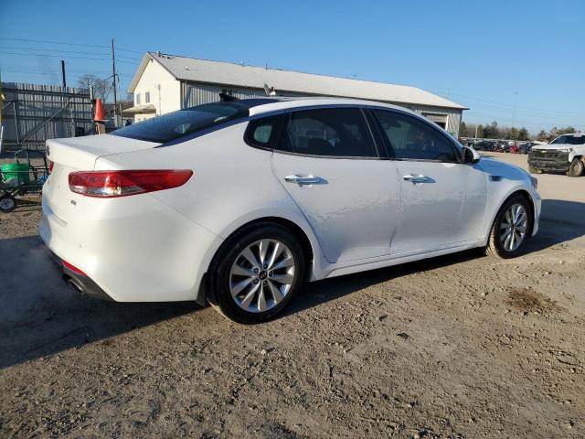 5XXGU4L34JG231676 - 2018 KIA OPTIMA EX WHITE photo 3