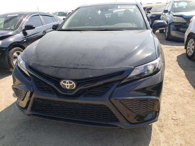 4T1G11AK4PU767737 - 2023 TOYOTA CAMRY SE NIGHT SHADE BLACK photo 5