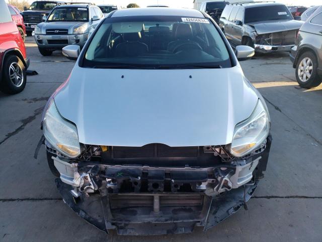 1FADP3F25EL460550 - 2014 FORD FOCUS SE SILVER photo 5