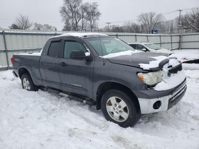 5TFUM5F15BX023495 - 2011 TOYOTA TUNDRA DOUBLE CAB SR5 GRAY photo 4