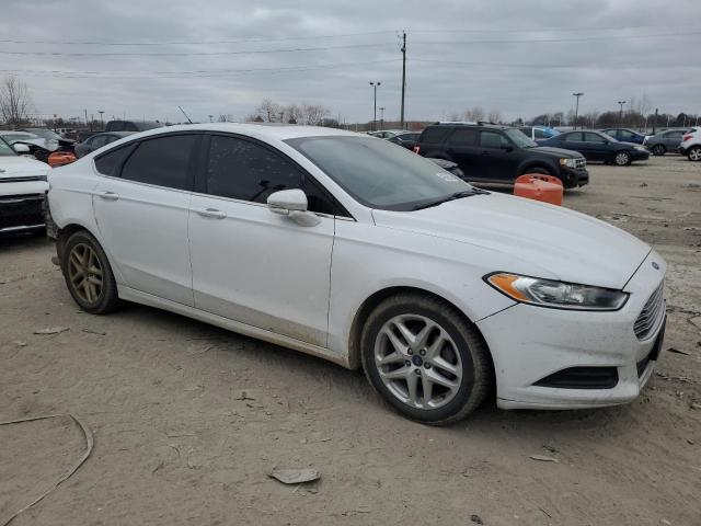 3FA6P0H74FR145273 - 2015 FORD FUSION SE WHITE photo 4