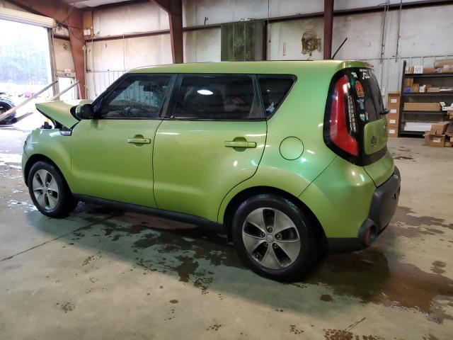 KNDJN2A22F7787163 - 2015 KIA SOUL GREEN photo 2