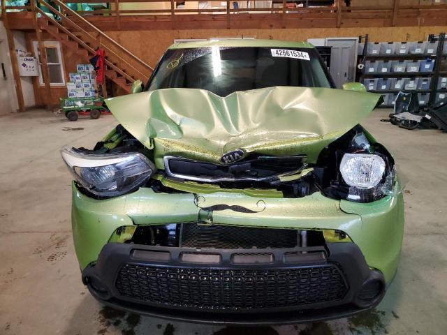 KNDJN2A22F7787163 - 2015 KIA SOUL GREEN photo 5