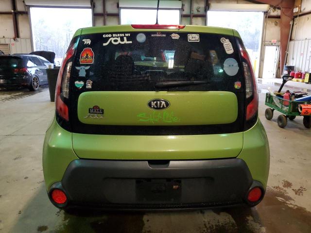 KNDJN2A22F7787163 - 2015 KIA SOUL GREEN photo 6