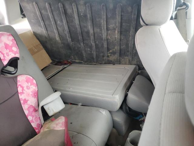 3GNBAAFW8BS519209 - 2011 CHEVROLET HHR LS SILVER photo 11