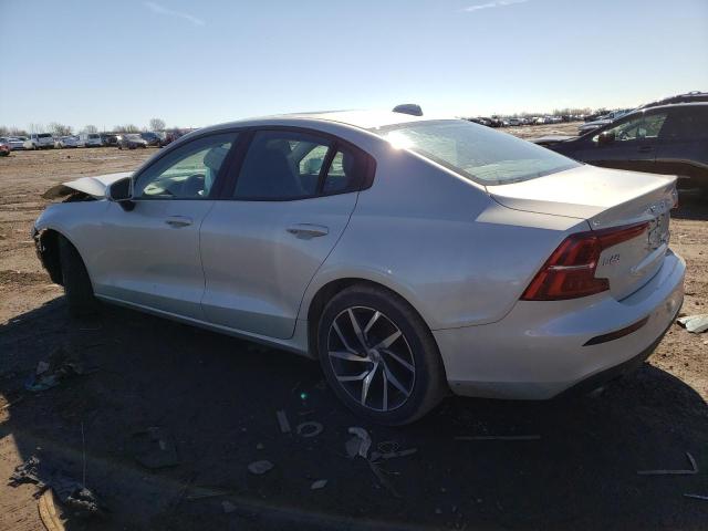 7JR102FK0LG045106 - 2020 VOLVO S60 T5 MOMENTUM SILVER photo 2