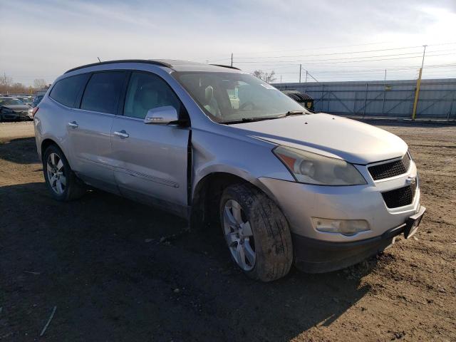 1GNEV33DX9S130755 - 2009 CHEVROLET TRAVERSE LTZ SILVER photo 4