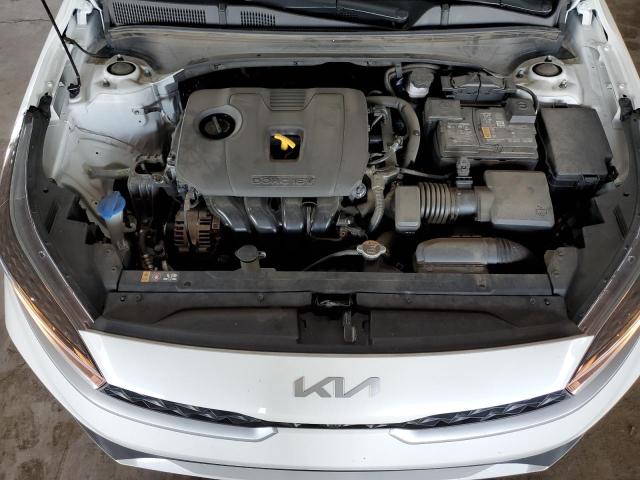 3KPF24AD2PE609153 - 2023 KIA FORTE LX WHITE photo 11