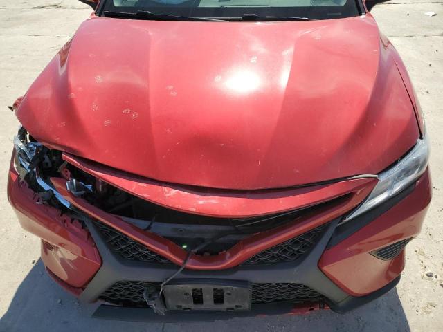 4T1B11HK5KU181704 - 2019 TOYOTA CAMRY L RED photo 11