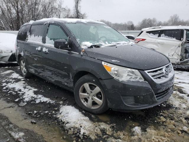 2V4RW3DG3BR670011 - 2011 VOLKSWAGEN ROUTAN SE GRAY photo 4