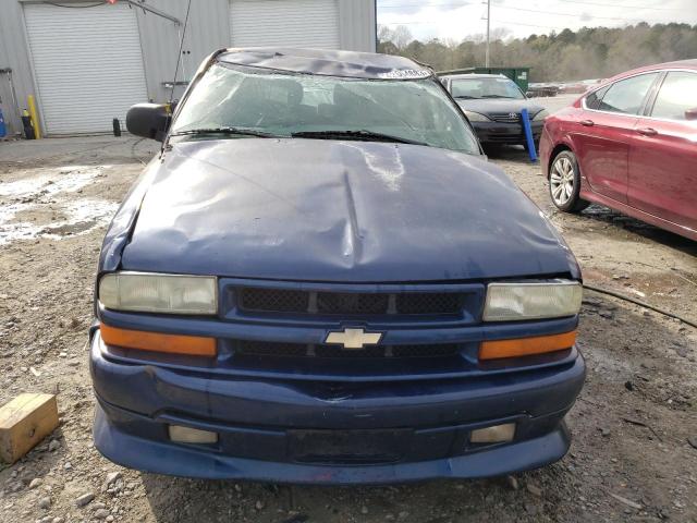 1GNCS18WX2K151268 - 2002 CHEVROLET BLAZER BLUE photo 5