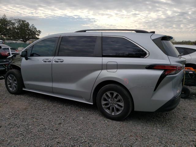 5TDKRKEC8MS001459 - 2021 TOYOTA SIENNA LE SILVER photo 2