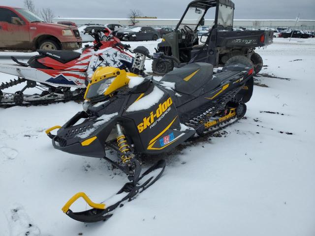 2BPSUFDB0DV000532 - 2013 SKI DOO RENEGADE BLACK photo 2