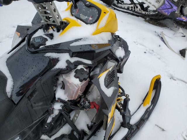 2BPSUFDB0DV000532 - 2013 SKI DOO RENEGADE BLACK photo 9