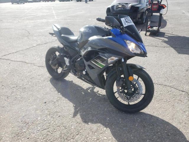 JKAEXEJ19JDA02908 - 2018 KAWASAKI EX650 J ნაცრისფერი ფოტო 1