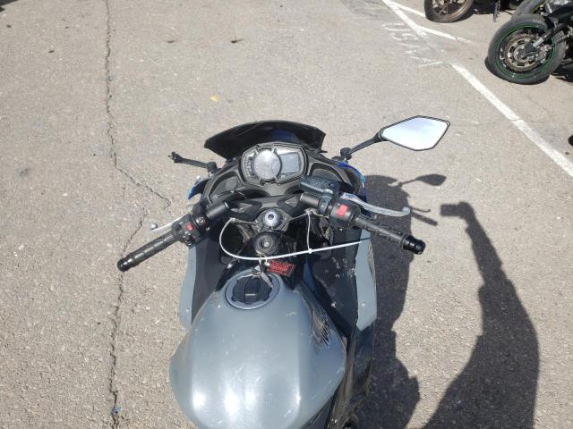 JKAEXEJ19JDA02908 - 2018 KAWASAKI EX650 J ნაცრისფერი ფოტო 9