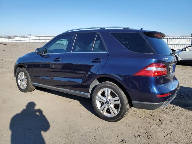 4JGDA5HB1FA551568 - 2015 MERCEDES-BENZ ML 350 4MATIC BLUE photo 2