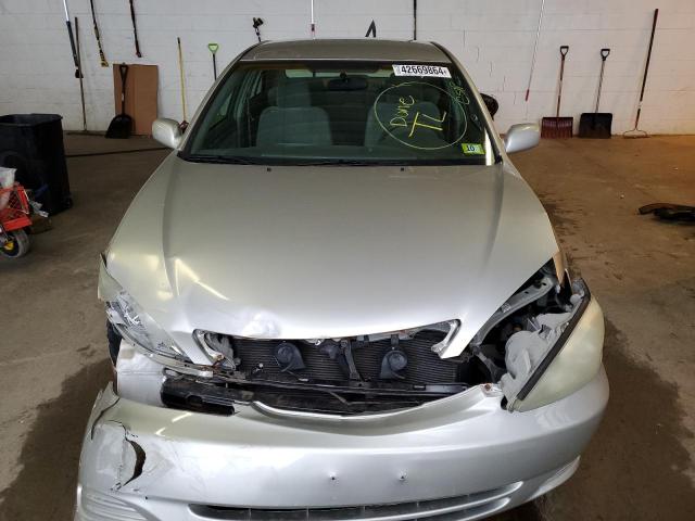 4T1BF32K14U572132 - 2004 TOYOTA CAMRY LE SILVER photo 5