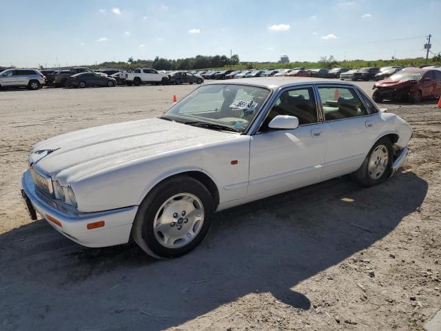 SAJHX1743TC766869 - 1996 JAGUAR XJ6 WHITE photo 1