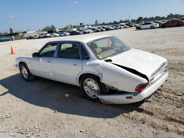 SAJHX1743TC766869 - 1996 JAGUAR XJ6 WHITE photo 2