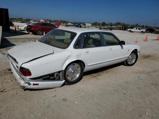 SAJHX1743TC766869 - 1996 JAGUAR XJ6 WHITE photo 3