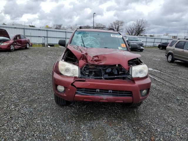 JTEZU14R368062332 - 2006 TOYOTA 4RUNNER SR5 BURGUNDY photo 5