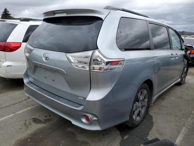 5TDXK3DC3GS747789 - 2016 TOYOTA SIENNA SE SILVER photo 3