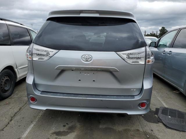 5TDXK3DC3GS747789 - 2016 TOYOTA SIENNA SE SILVER photo 6