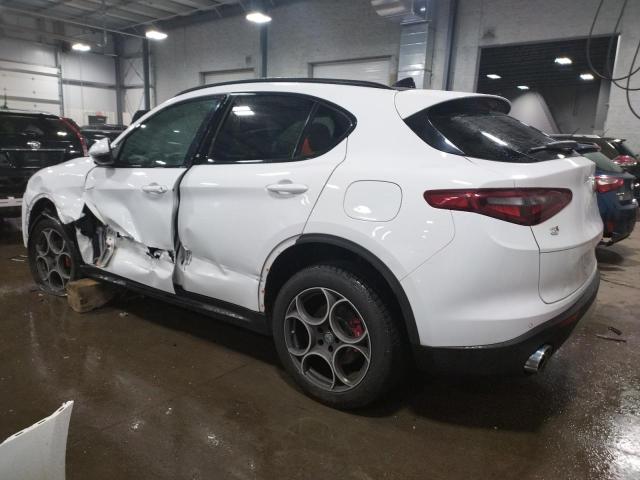 ZASFAKPN5J7B87272 - 2018 ALFA ROMEO STELVIO SPORT WHITE photo 2