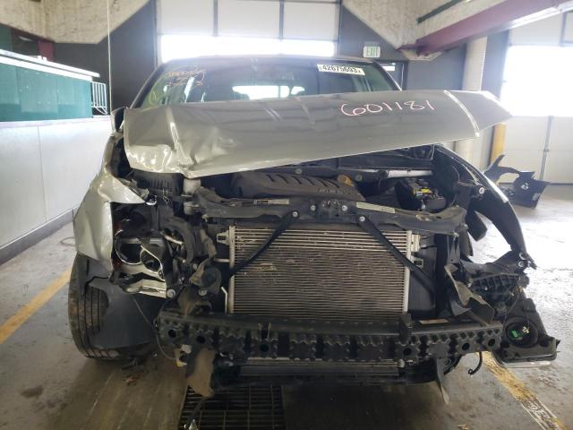 2C4RC1BG2FR601181 - 2015 CHRYSLER TOWN & COU TOURING ვერცხლისფერი ფოტო 5