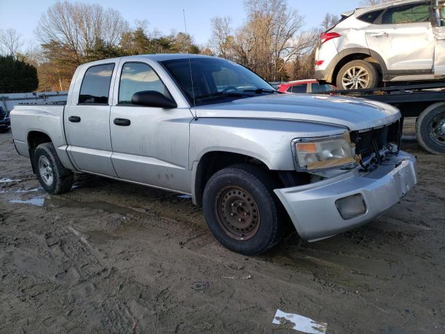 1D7HE48KX8S581286 - 2008 DODGE DAKOTA QUAD SLT SILVER photo 4