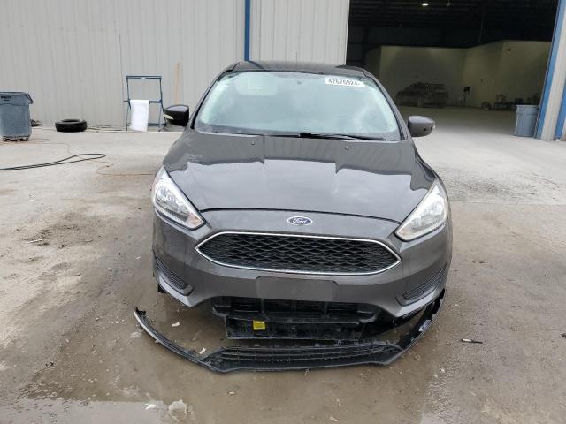 1FADP3F24GL363469 - 2016 FORD FOCUS SE CHARCOAL photo 5