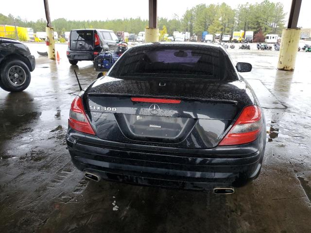 WDBWK5EA0BF240361 - 2011 MERCEDES-BENZ SLK 300 BLACK photo 6