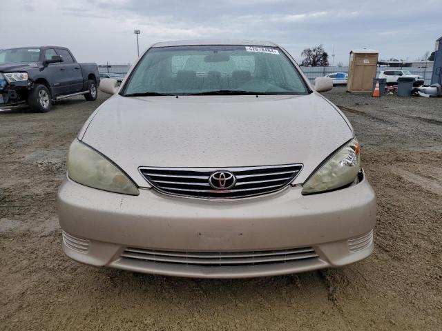 4T1BE32K85U550813 - 2005 TOYOTA CAMRY LE GOLD photo 5