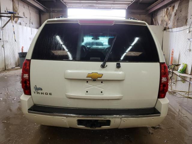 1GNSKCE02ER166981 - 2014 CHEVROLET TAHOE K1500 LTZ WHITE photo 6