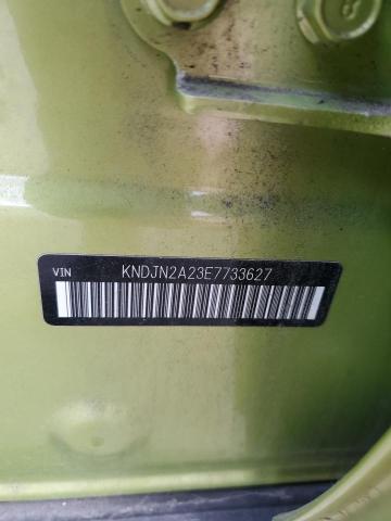 KNDJN2A23E7733627 - 2014 KIA SOUL GREEN photo 13