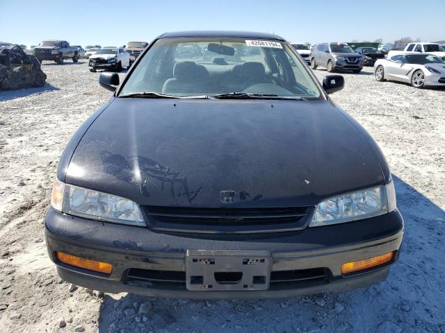 1HGCD5628RA022117 - 1994 HONDA ACCORD DX BLACK photo 5